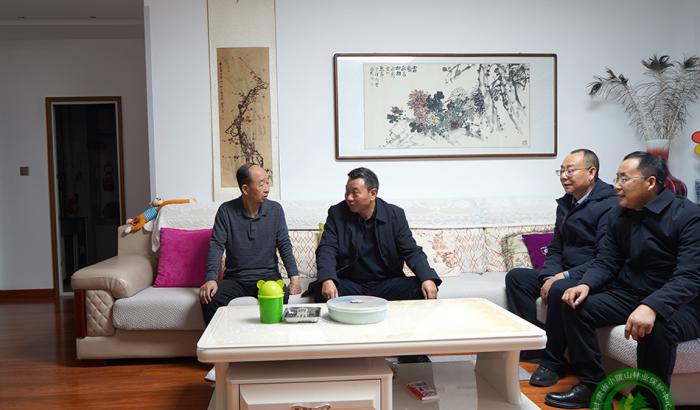 马越垠看望慰问退休老干部