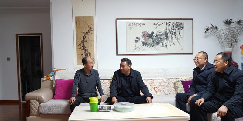 马越垠看望慰问退休老干部